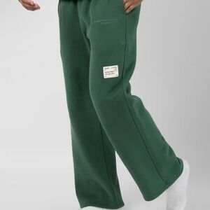 NEW Comfrt Affirmation Collection Hunter Green Straight Sweatpants Size Medium